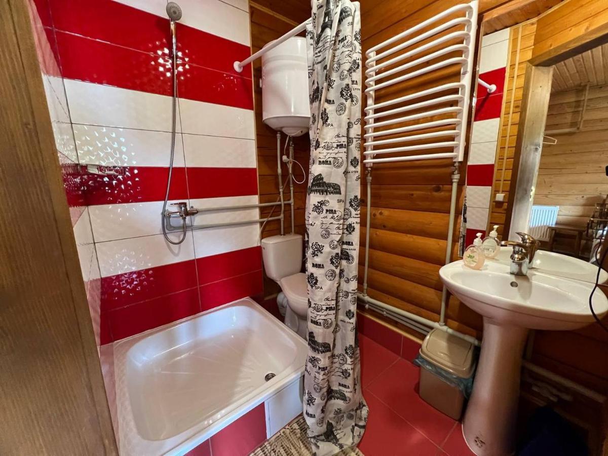 Pid Yasenem Hotel Verkhovyna Eksteriør billede