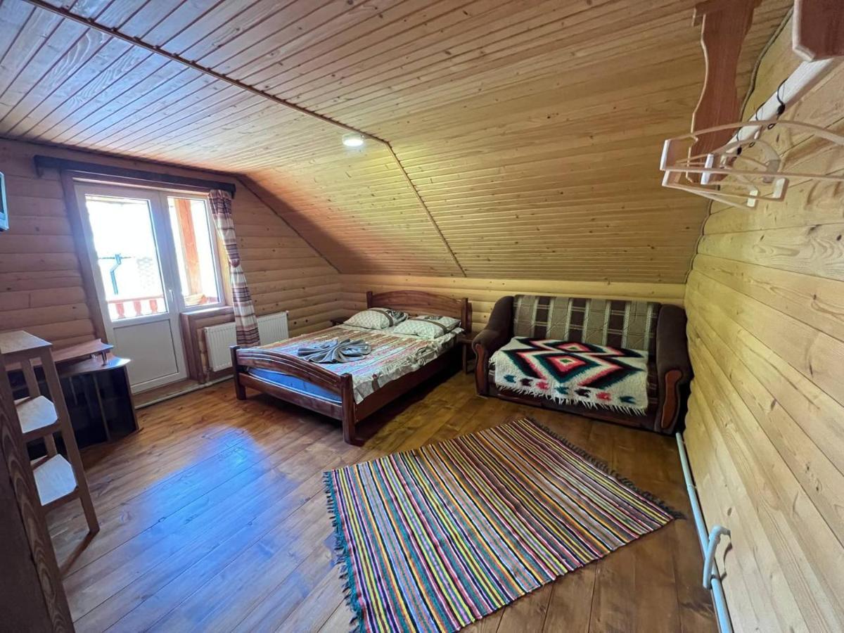 Pid Yasenem Hotel Verkhovyna Eksteriør billede