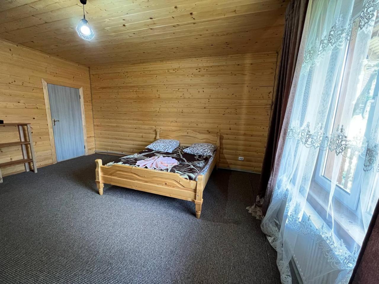Pid Yasenem Hotel Verkhovyna Eksteriør billede